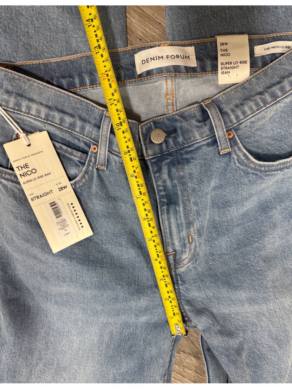BNWT Aritzia Straight-Leg THE NICO Jeans size 28 - Picture 6 of 7